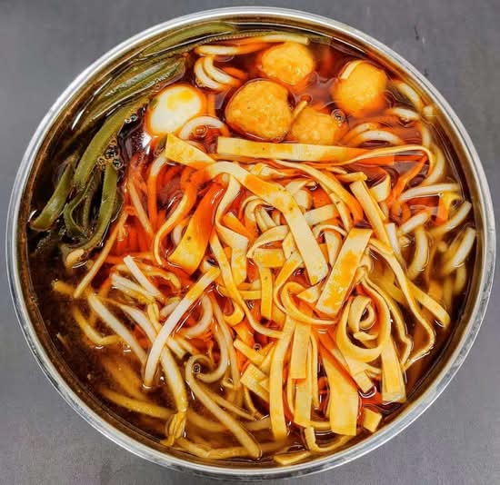 Mala Tang Rice Noodle (麻辣烫米线)